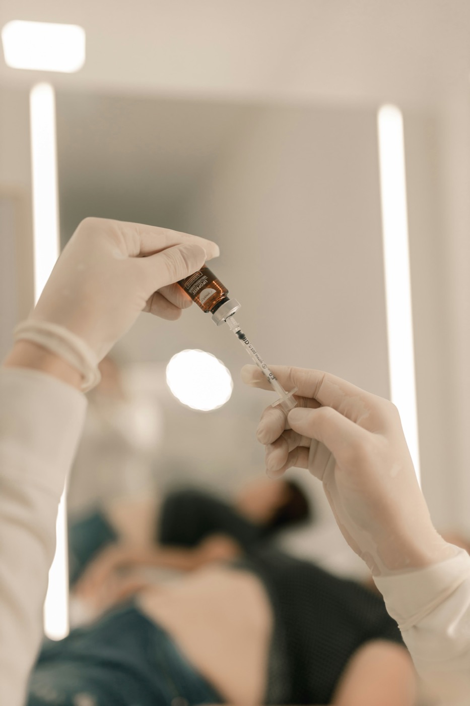 Ärztliche Vorbereitung einer ästhetischen Injektionsbehandlung